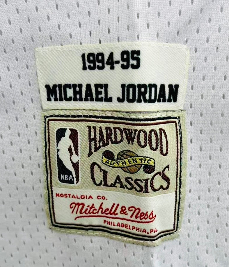 Michael Jordan Chicago Bulls #45 1994-95 Official NBA product image 3