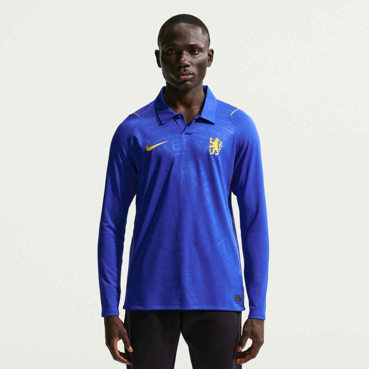 Nike 2026-27 Chelsea Men Stadium Home Long-Sleeve Soccer Jersey product image 3, provided for visual reference and product