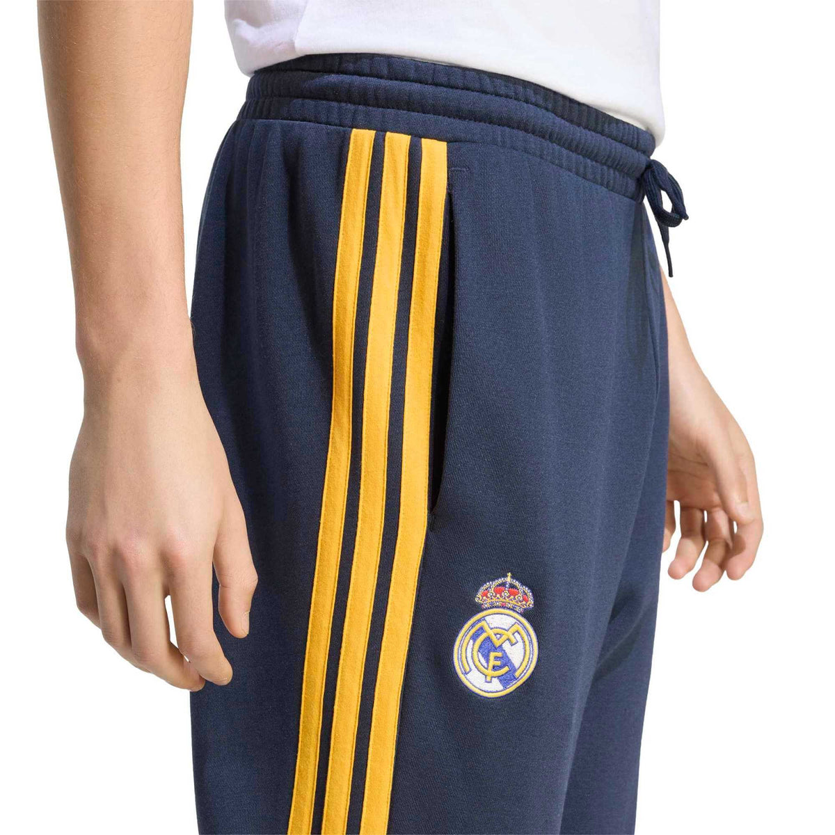 adidas 2026-27 Real Madrid Men DNA Pants product image 4, provided for visual reference and product detail review