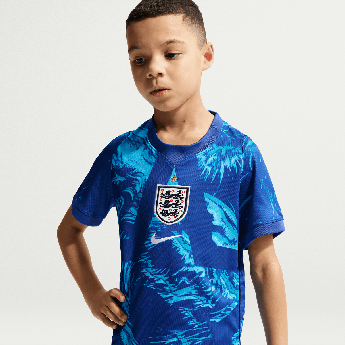 Nike Youth England Home 2026 Goalkeeper Jersey product image 5, provided for visual reference and product detail review