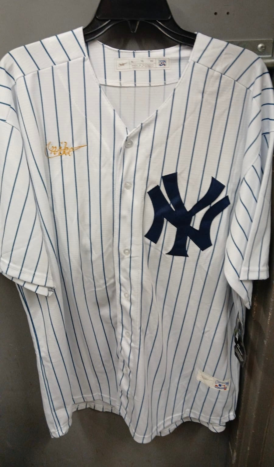 Don Mattingly New York Yankees autographed jersey COA photo product image 3